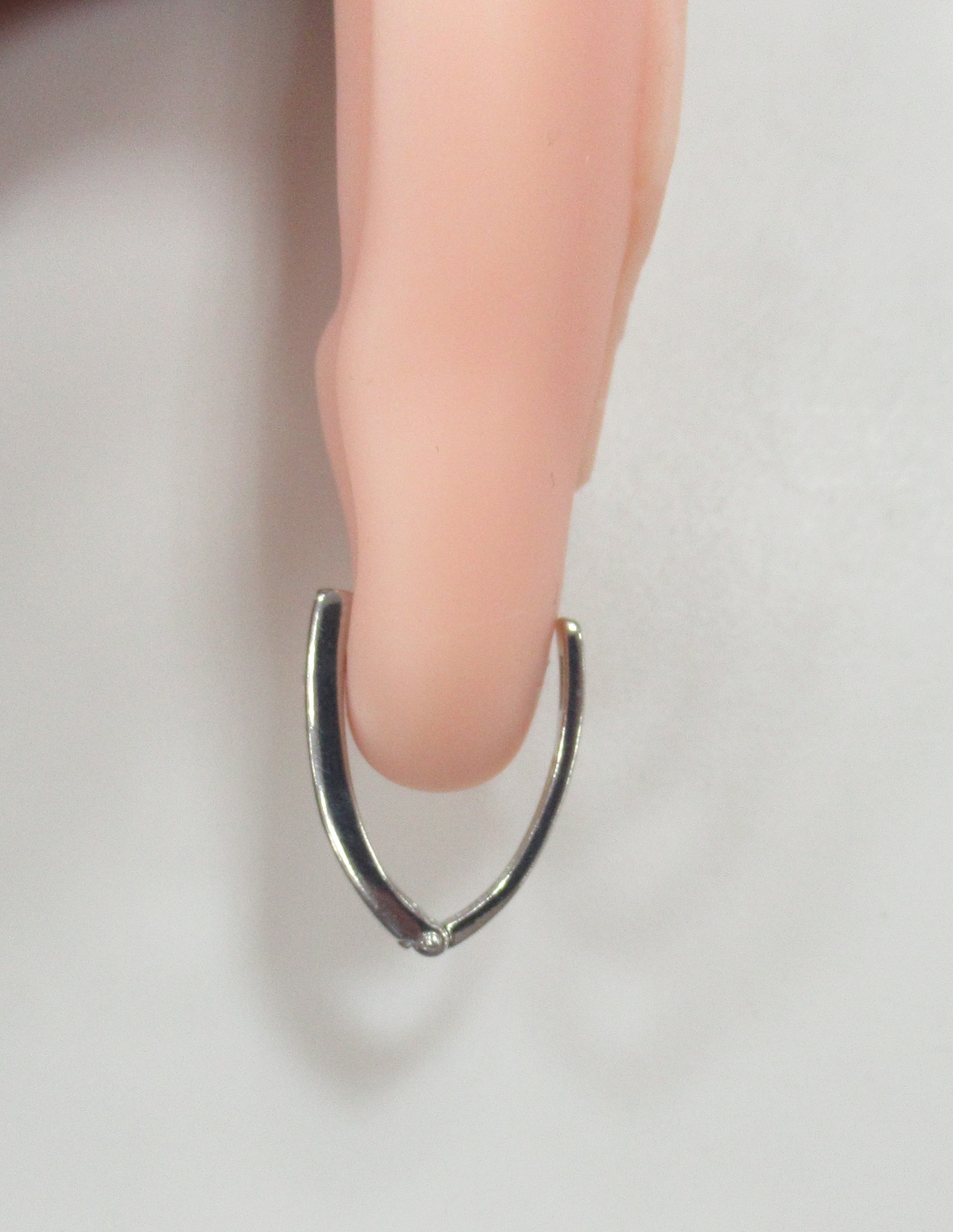 Серебряные серьги с корундами